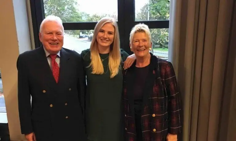 Auf dem Foto sieht man die Familie Röder, die Inhaber von Roston Vakuumverpackungen.